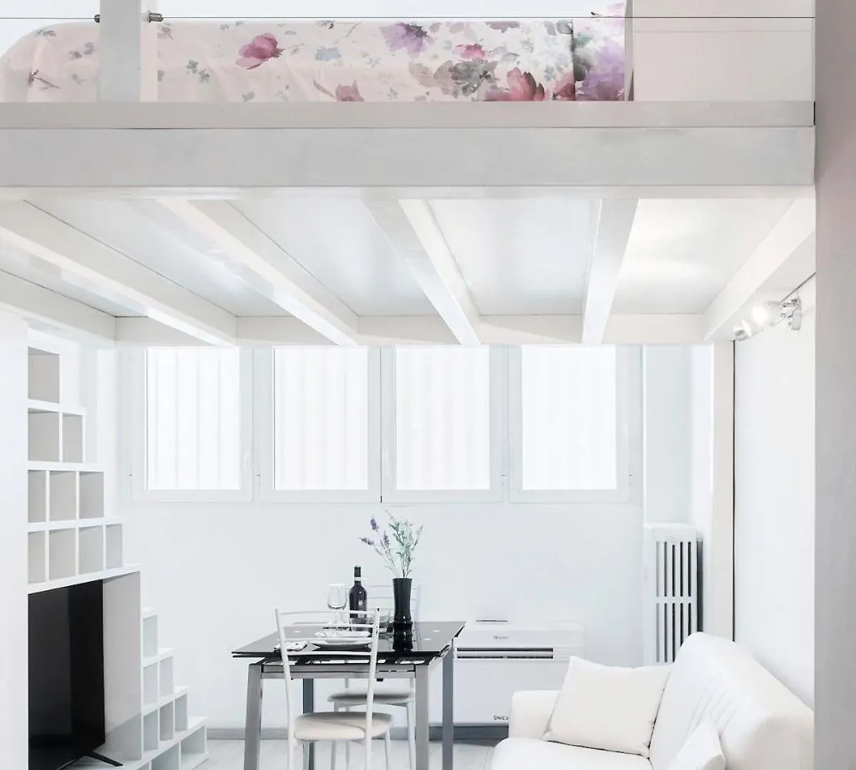 Апартаменты Modern Loft In Milan'S Heart  Милан
